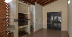A0105 ALQUILO CASA EN LAMBARÉ, BARRIO VALLE YVATE