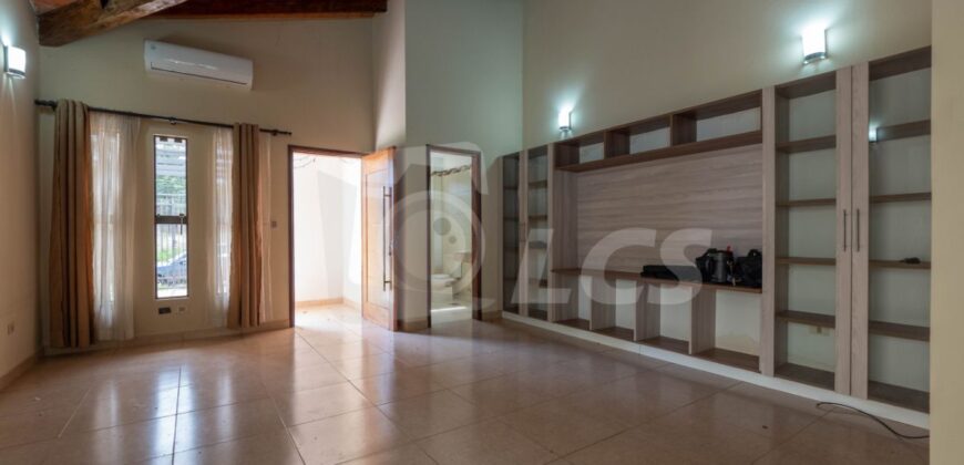 A0105 ALQUILO CASA EN LAMBARÉ, BARRIO VALLE YVATE