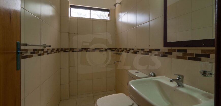 A0105 ALQUILO CASA EN LAMBARÉ, BARRIO VALLE YVATE
