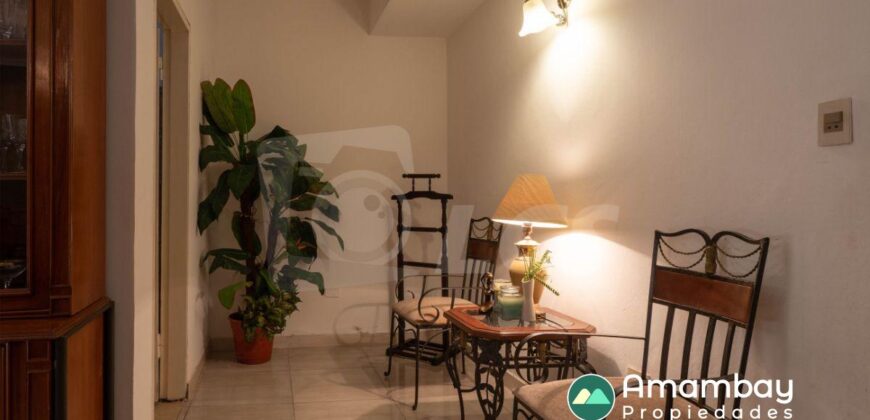 0349 CASA EN BARRIO OBRERO, A POCOS MINUTOS DEL CENTRO DE ASUNCIÓN