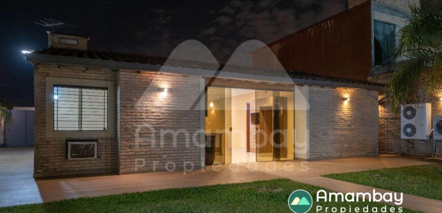 0319 CASA EN LAMBARÉ, ZONA YACHT Y GOLF CLUB PYO.