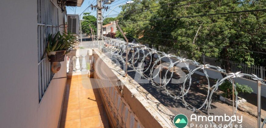 0349 CASA EN BARRIO OBRERO, A POCOS MINUTOS DEL CENTRO DE ASUNCIÓN