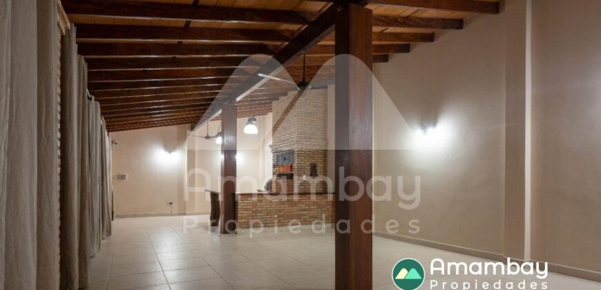 0319 CASA EN LAMBARÉ, ZONA YACHT Y GOLF CLUB PYO.