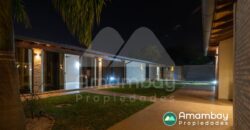 0319 CASA EN LAMBARÉ, ZONA YACHT Y GOLF CLUB PYO.