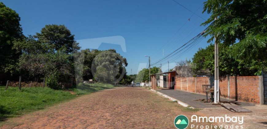 0360 TERRENO EN LAMBARÉ, ZONA COLEGIO SEK