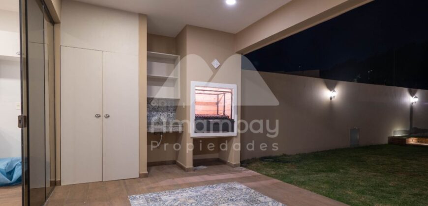 0160 DUPLEX EN LAMBARÉ, BARRIO PARQUES DEL YACHT