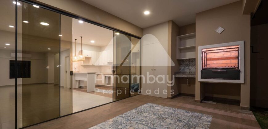 0160 DUPLEX EN LAMBARÉ, BARRIO PARQUES DEL YACHT
