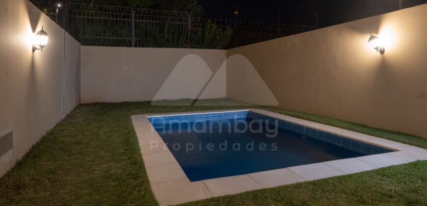 0160 DUPLEX EN LAMBARÉ, BARRIO PARQUES DEL YACHT