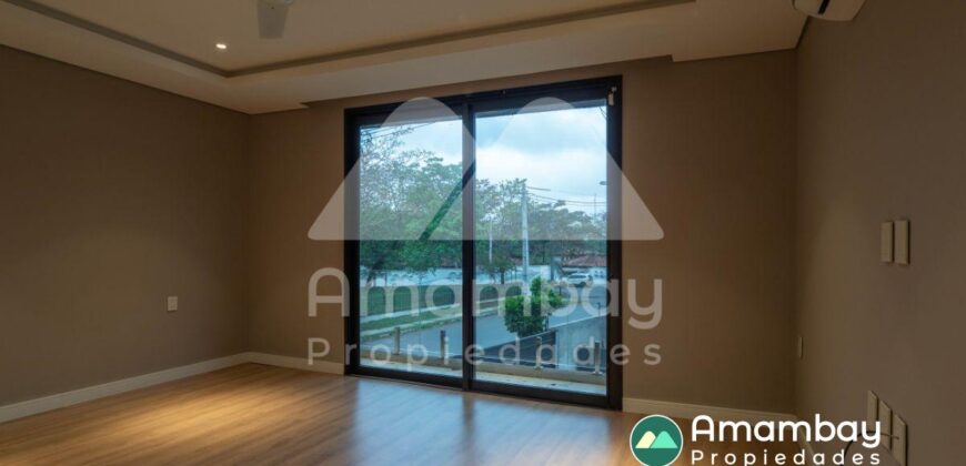A0287 ALQUILO TRIPLEX EN LAMBARÉ, BARRIO PARQUES DEL YACHT