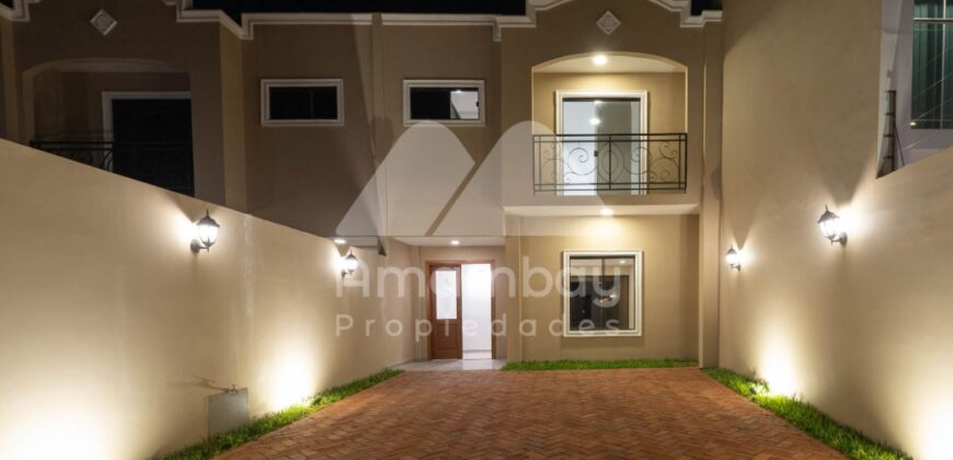 0160 DUPLEX EN LAMBARÉ, BARRIO PARQUES DEL YACHT