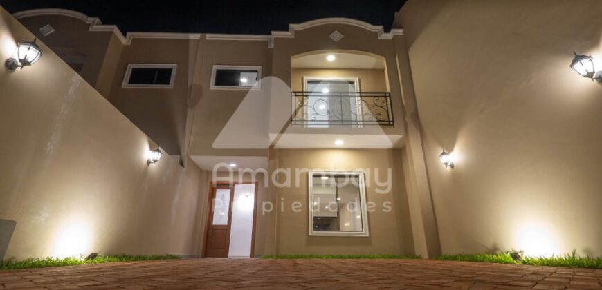 0160 DUPLEX EN LAMBARÉ, BARRIO PARQUES DEL YACHT