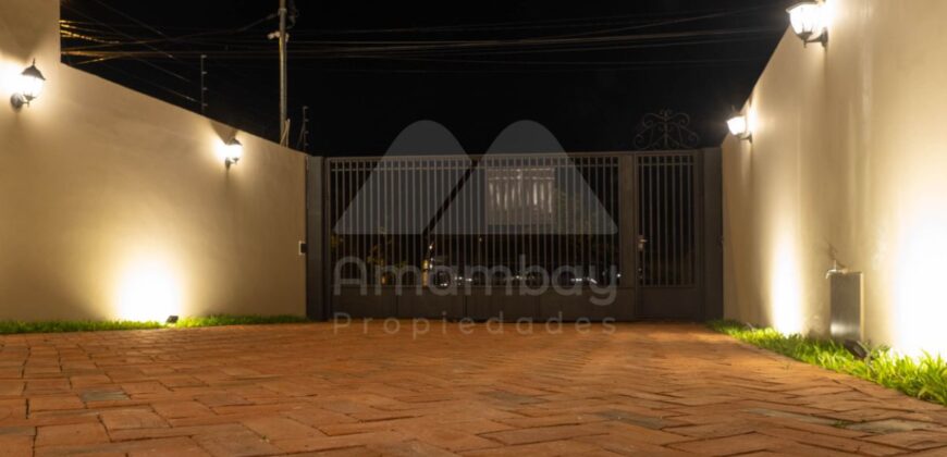0160 DUPLEX EN LAMBARÉ, BARRIO PARQUES DEL YACHT