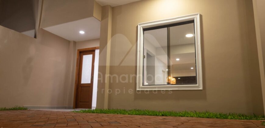 0160 DUPLEX EN LAMBARÉ, BARRIO PARQUES DEL YACHT