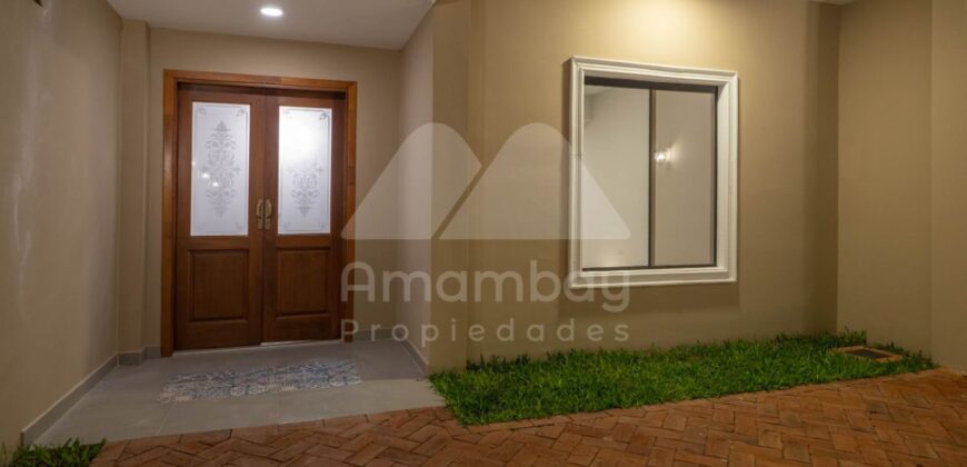 0160 DUPLEX EN LAMBARÉ, BARRIO PARQUES DEL YACHT