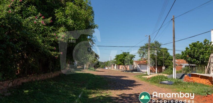 0360 TERRENO EN LAMBARÉ, ZONA COLEGIO SEK