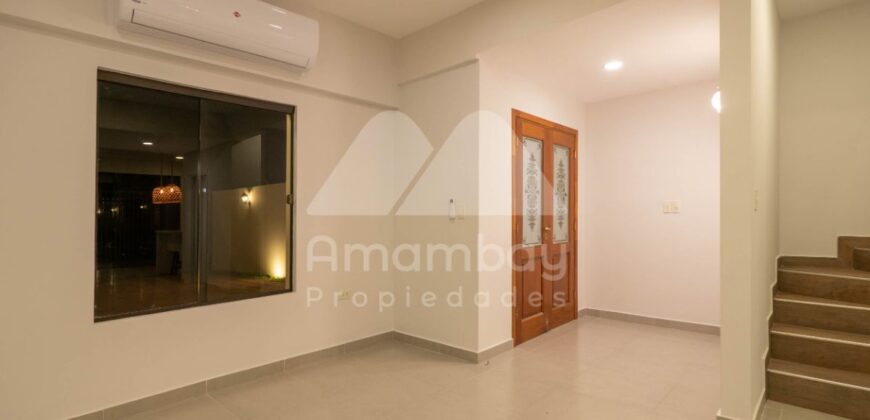 0160 DUPLEX EN LAMBARÉ, BARRIO PARQUES DEL YACHT
