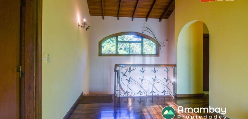 0909 RESIDENCIA EN BARRIO MBURUCUYA, ZONA AVDA. PRIMER PRESIDENTE
