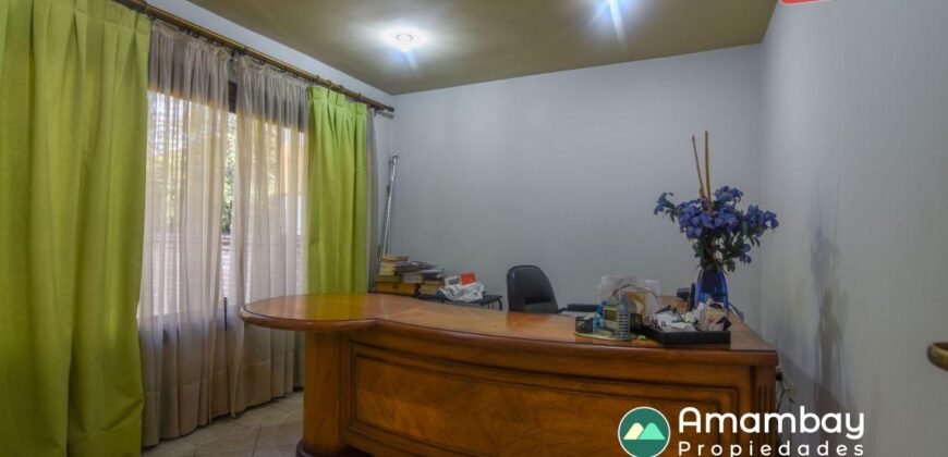 0909 RESIDENCIA EN BARRIO MBURUCUYA, ZONA AVDA. PRIMER PRESIDENTE