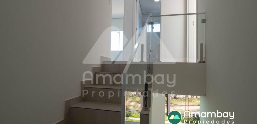 A0285 ALQUILO DÚPLEX EN LAMBARÉ, ZONA YACHT Y GOLF CLUB