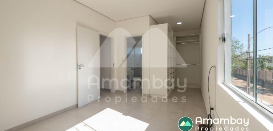 A0285 ALQUILO DÚPLEX EN LAMBARÉ, ZONA YACHT Y GOLF CLUB
