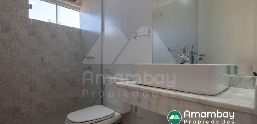 A0285 ALQUILO DÚPLEX EN LAMBARÉ, ZONA YACHT Y GOLF CLUB