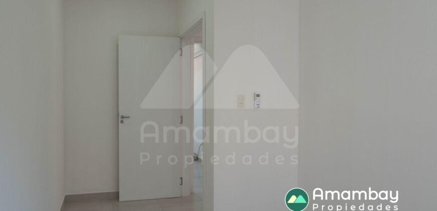 A0285 ALQUILO DÚPLEX EN LAMBARÉ, ZONA YACHT Y GOLF CLUB