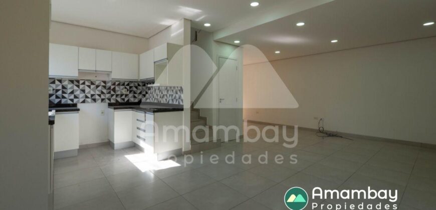 A0285 ALQUILO DÚPLEX EN LAMBARÉ, ZONA YACHT Y GOLF CLUB