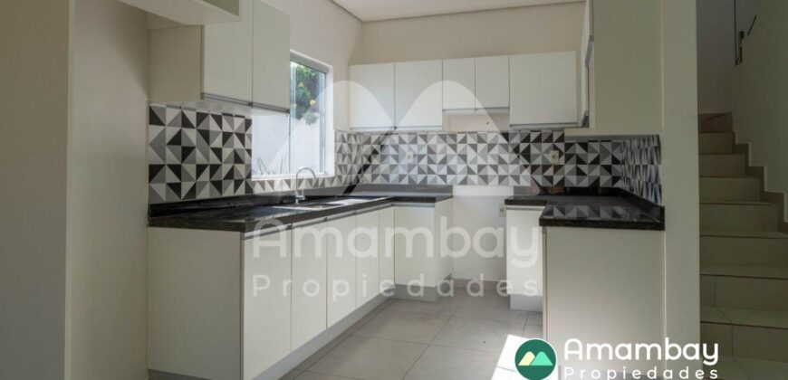 A0285 ALQUILO DÚPLEX EN LAMBARÉ, ZONA YACHT Y GOLF CLUB