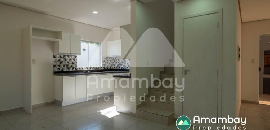 A0285 ALQUILO DÚPLEX EN LAMBARÉ, ZONA YACHT Y GOLF CLUB