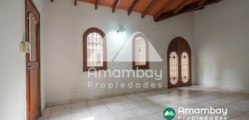 A0286 ALQUILO CASA EN BARRIO REPUBLICANO, ZONA AVDA. FÉLIX BOGADO