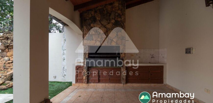 A0286 ALQUILO CASA EN BARRIO REPUBLICANO, ZONA AVDA. FÉLIX BOGADO