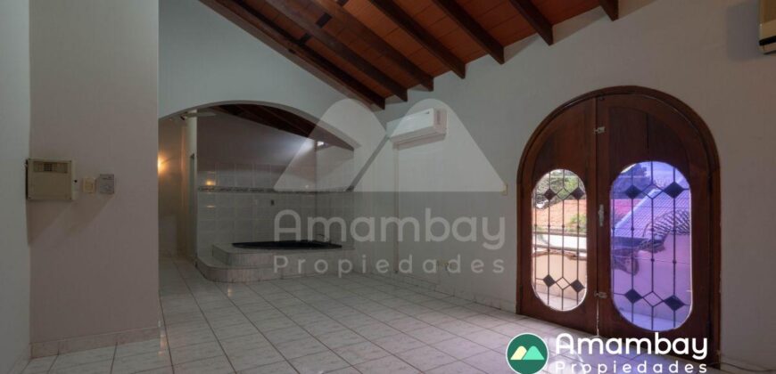 A0286 ALQUILO CASA EN BARRIO REPUBLICANO, ZONA AVDA. FÉLIX BOGADO