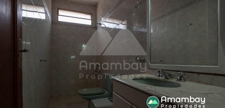 A0286 ALQUILO CASA EN BARRIO REPUBLICANO, ZONA AVDA. FÉLIX BOGADO