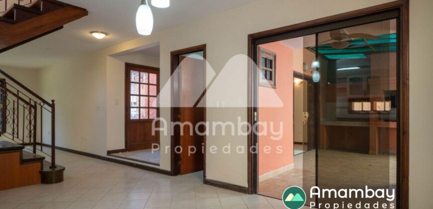 A0289 CASA EN BARRIO ITÁ ENRAMADA, ZONA AVDA. PERÓN