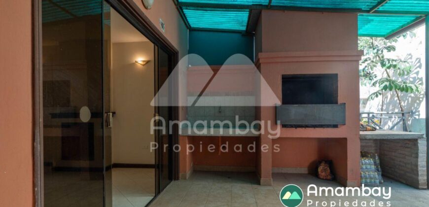 A0289 CASA EN BARRIO ITÁ ENRAMADA, ZONA AVDA. PERÓN