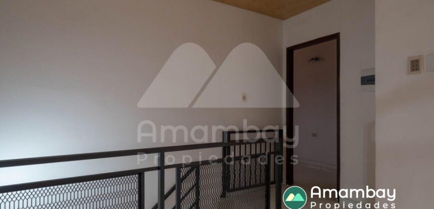 0389 DÚPLEX EN LUQUE, BARRIO LOMA MERLO