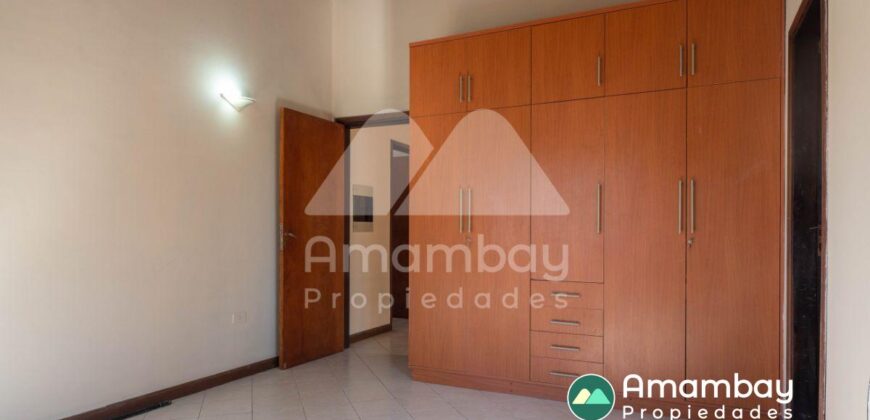 A0289 CASA EN BARRIO ITÁ ENRAMADA, ZONA AVDA. PERÓN