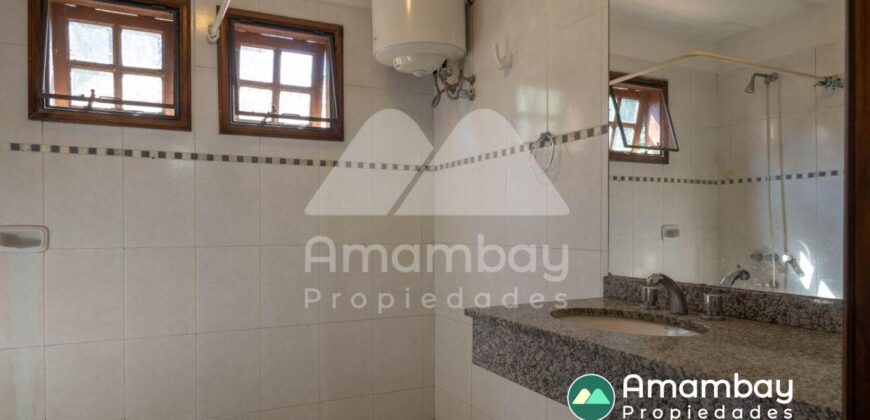 A0289 CASA EN BARRIO ITÁ ENRAMADA, ZONA AVDA. PERÓN