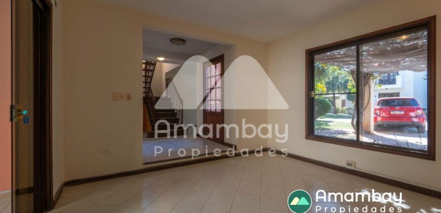 A0289 CASA EN BARRIO ITÁ ENRAMADA, ZONA AVDA. PERÓN