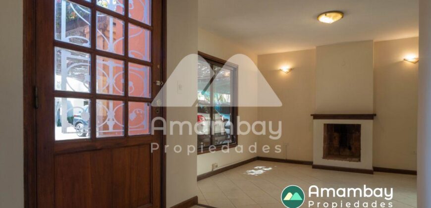 A0289 CASA EN BARRIO ITÁ ENRAMADA, ZONA AVDA. PERÓN