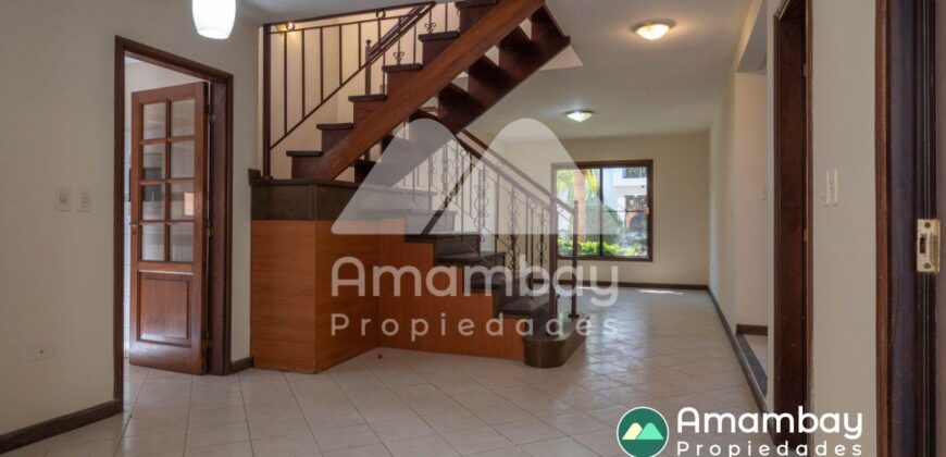 A0289 CASA EN BARRIO ITÁ ENRAMADA, ZONA AVDA. PERÓN
