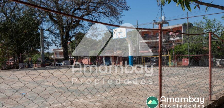 0393 SALONES Y CASA EN LAMBARÉ, BARRIO SANTA LUCIA