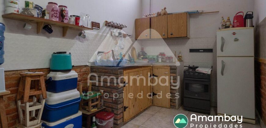 0390 CASA EN BARRIO SAJONIA, ZONA PARROQUIA VIRGEN DE FATIMA