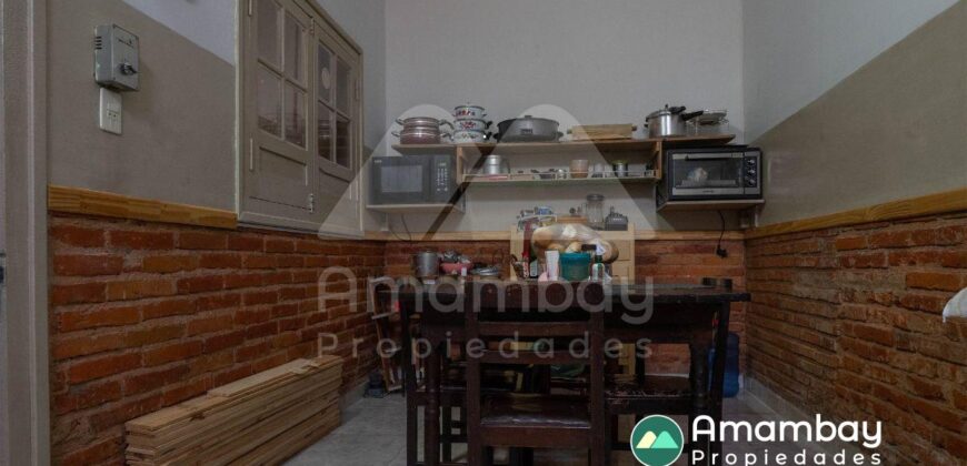 0390 CASA EN BARRIO SAJONIA, ZONA PARROQUIA VIRGEN DE FATIMA