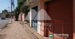 0393 SALONES Y CASA EN LAMBARÉ, BARRIO SANTA LUCIA