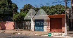 0393 SALONES Y CASA EN LAMBARÉ, BARRIO SANTA LUCIA