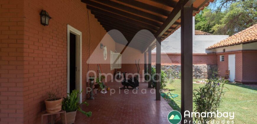 0406 CASA A ORILLAS DEL RÍO PARAGUAY, BARRIO ITÁ ENRAMADA