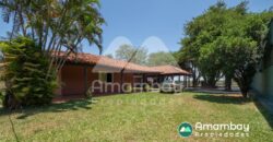 0406 CASA A ORILLAS DEL RÍO PARAGUAY, BARRIO ITÁ ENRAMADA