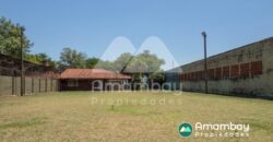 0406 CASA A ORILLAS DEL RÍO PARAGUAY, BARRIO ITÁ ENRAMADA