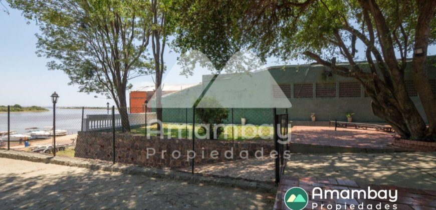 0406 CASA A ORILLAS DEL RÍO PARAGUAY, BARRIO ITÁ ENRAMADA